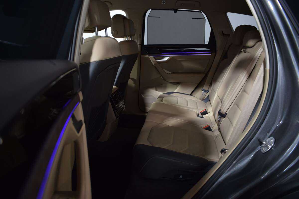 Купить Volkswagen Touareg с пробегом. Фото: #16