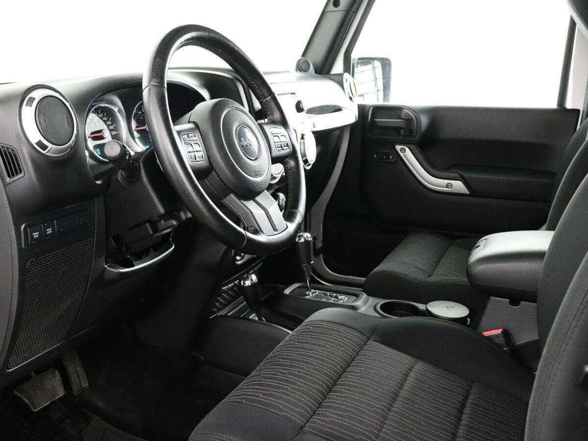 Купить Jeep Wrangler с пробегом. Фото: #7