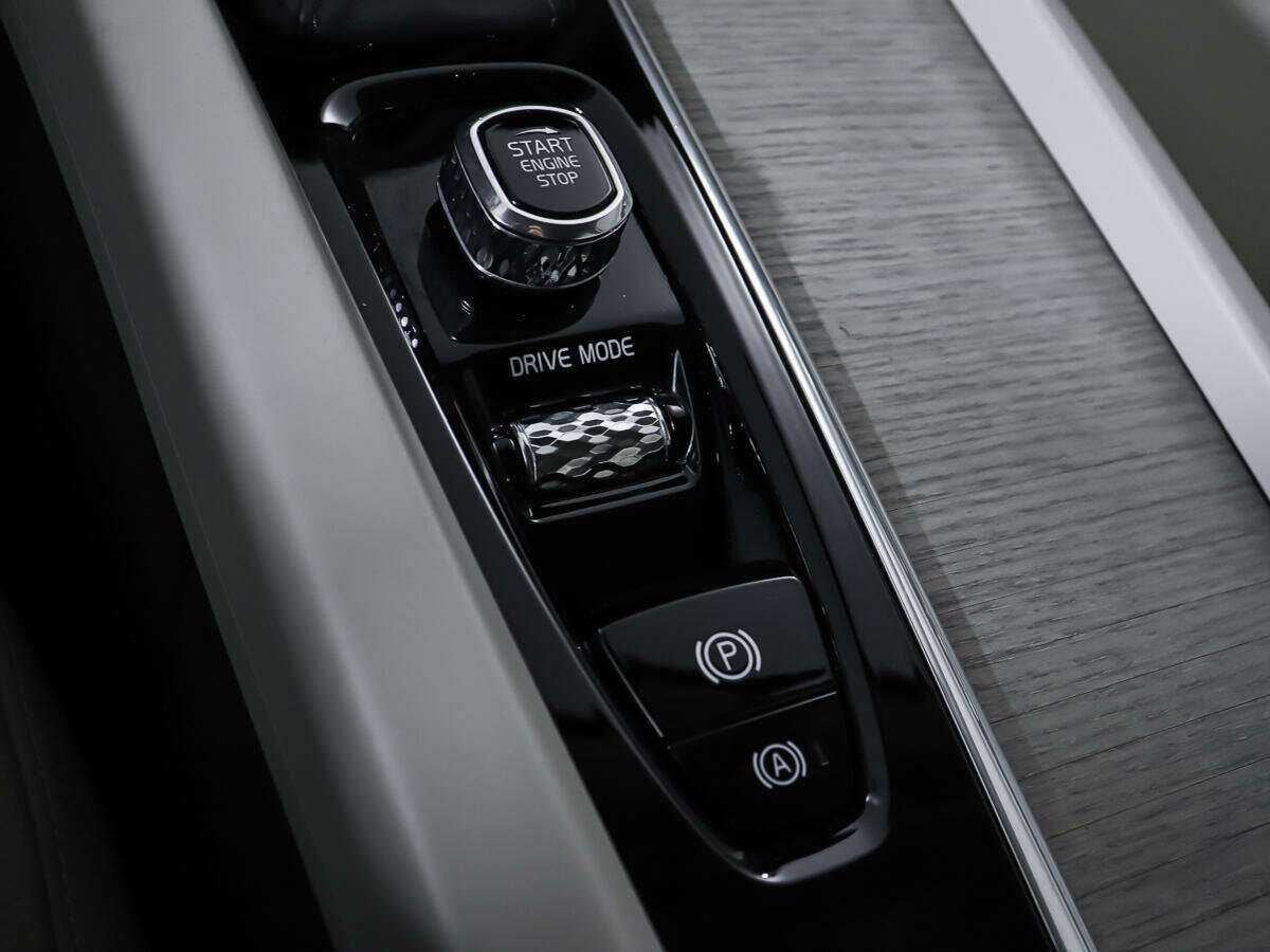 Купить Volvo XC60 с пробегом. Фото: #19