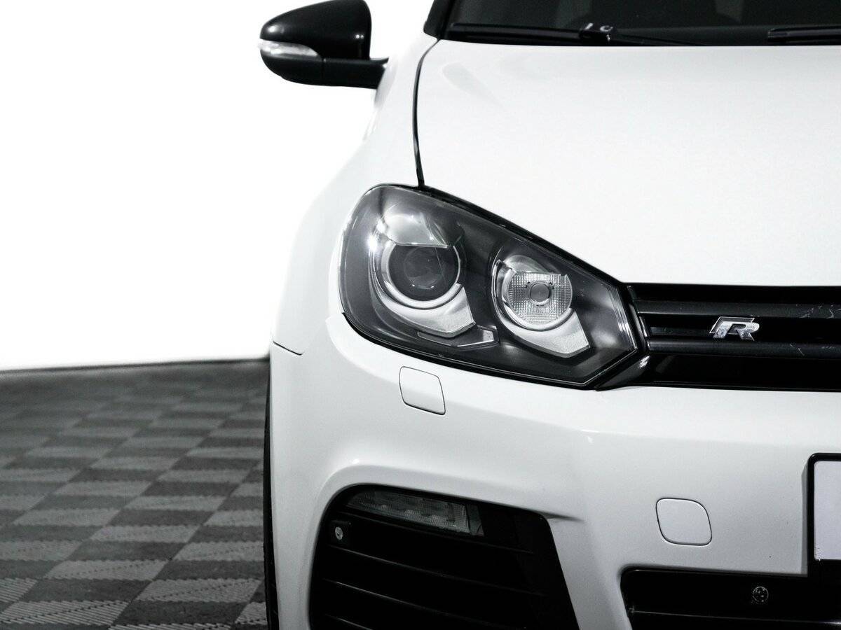 Купить Volkswagen Golf R с пробегом. Фото: #17
