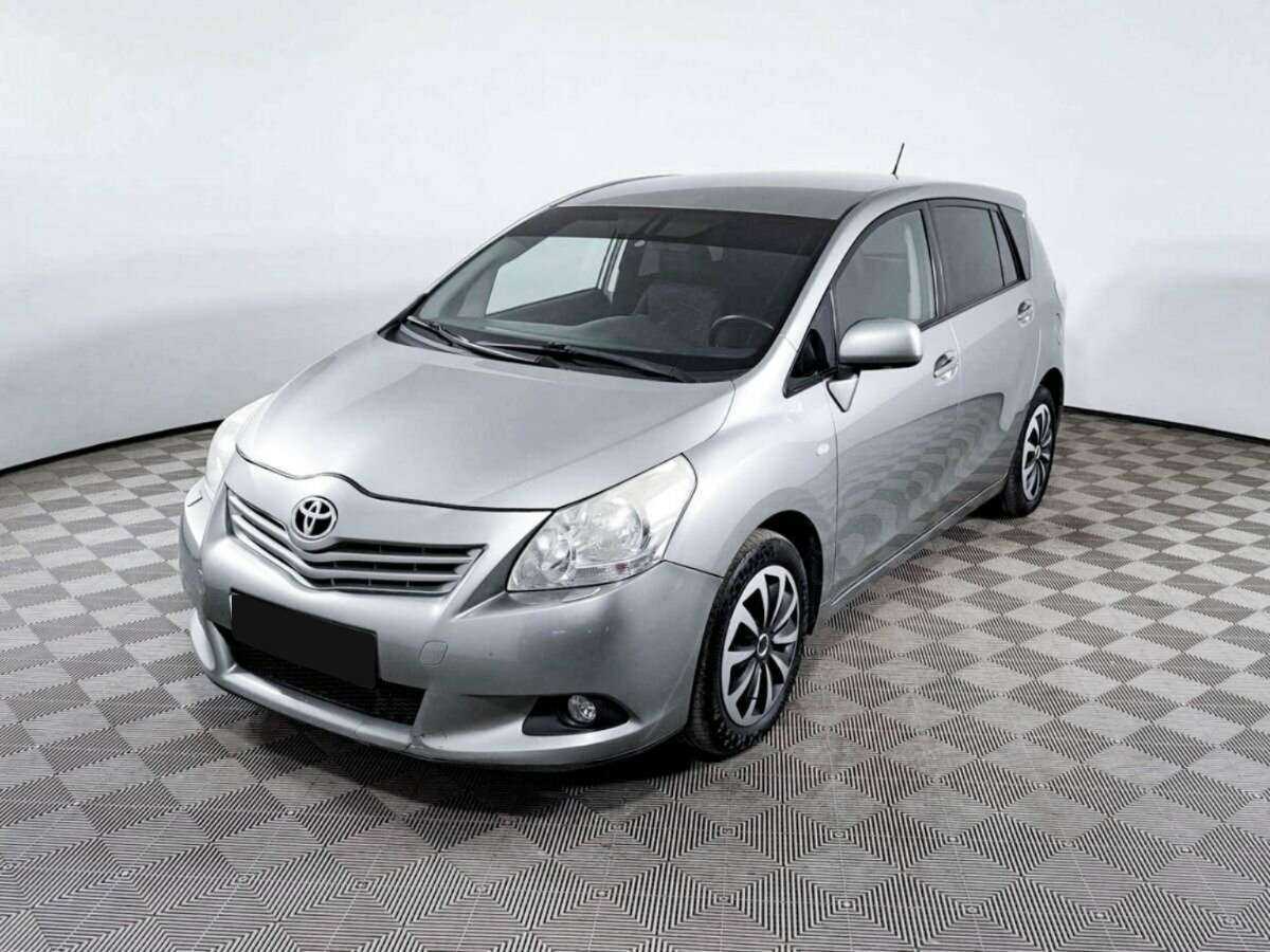 Купить Toyota Verso с пробегом. Посмотреть фото
