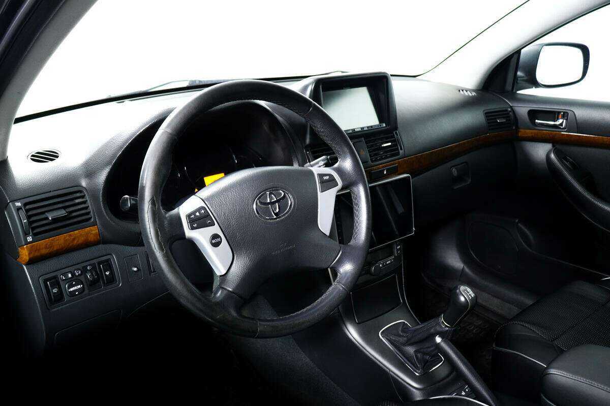Купить Toyota Avensis с пробегом. Фото: #12
