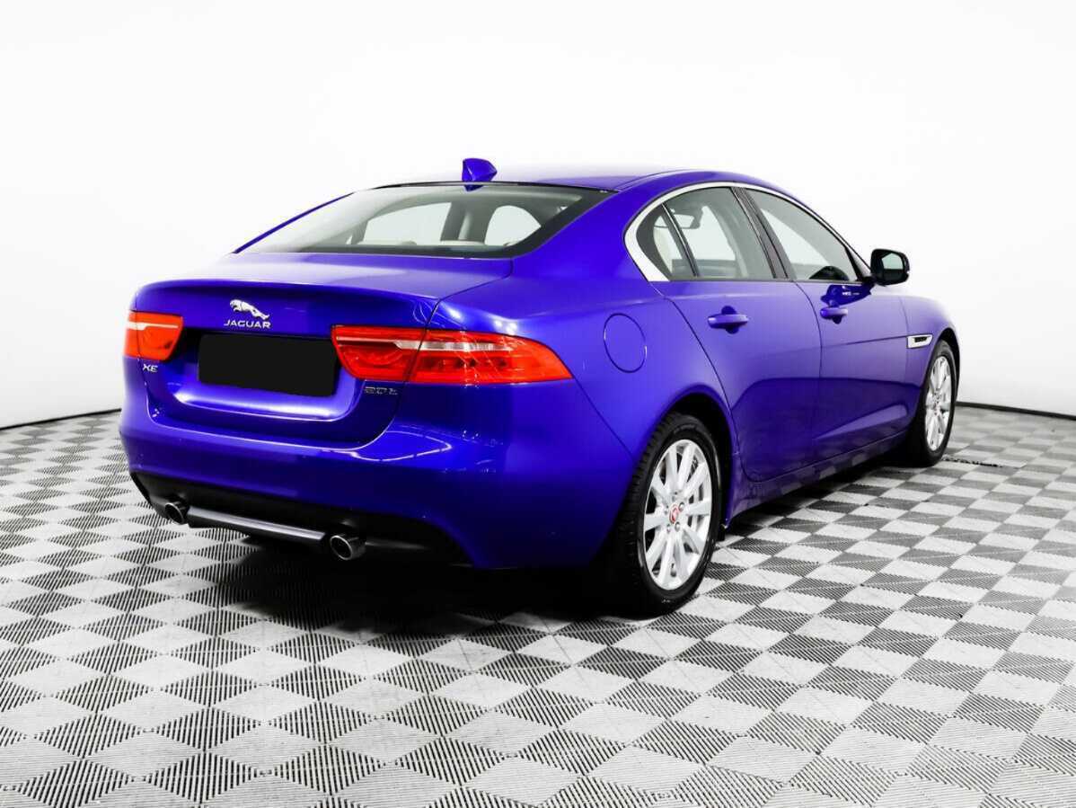 Купить Jaguar XE с пробегом. Фото: #4