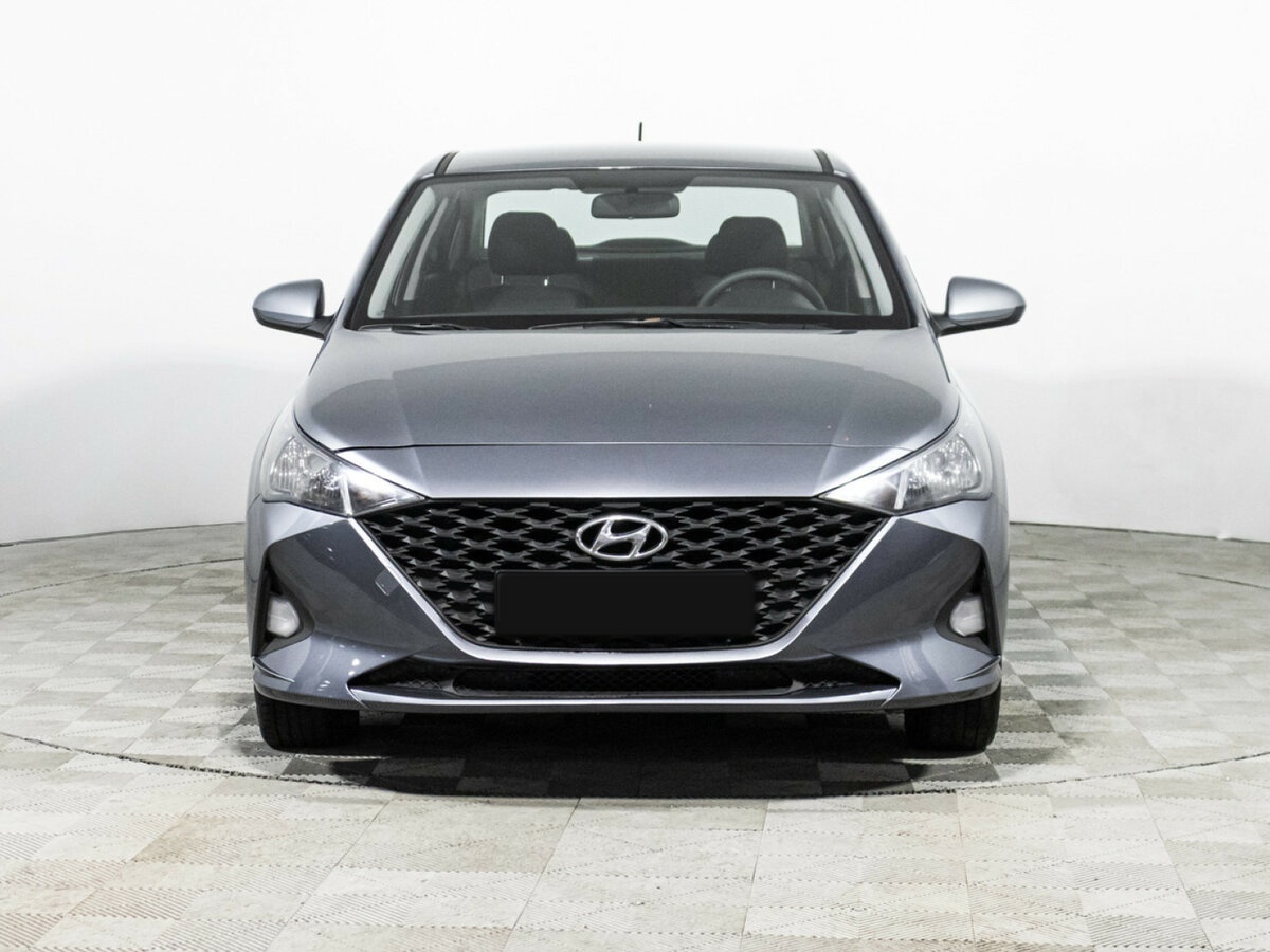 Купить Hyundai Solaris с пробегом. Фото: #1