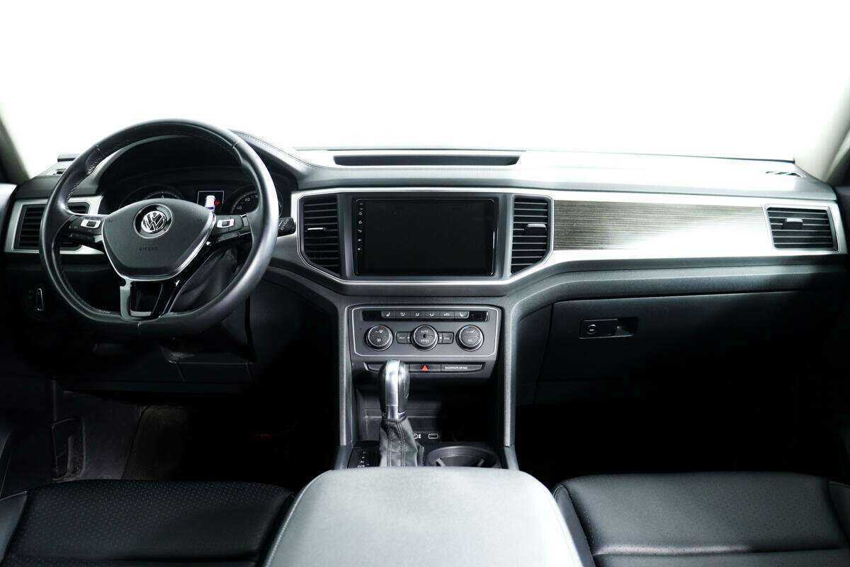 Купить Volkswagen Teramont с пробегом. Фото: #10