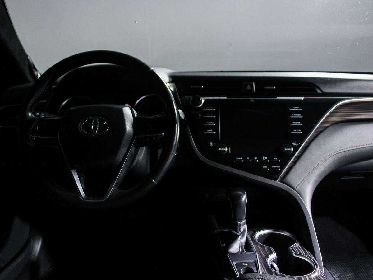 Купить Toyota Camry с пробегом. Фото: #9