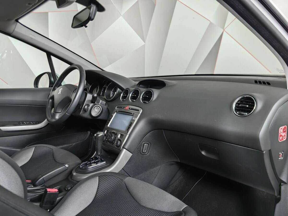 Купить Peugeot 308 с пробегом. Фото: #8