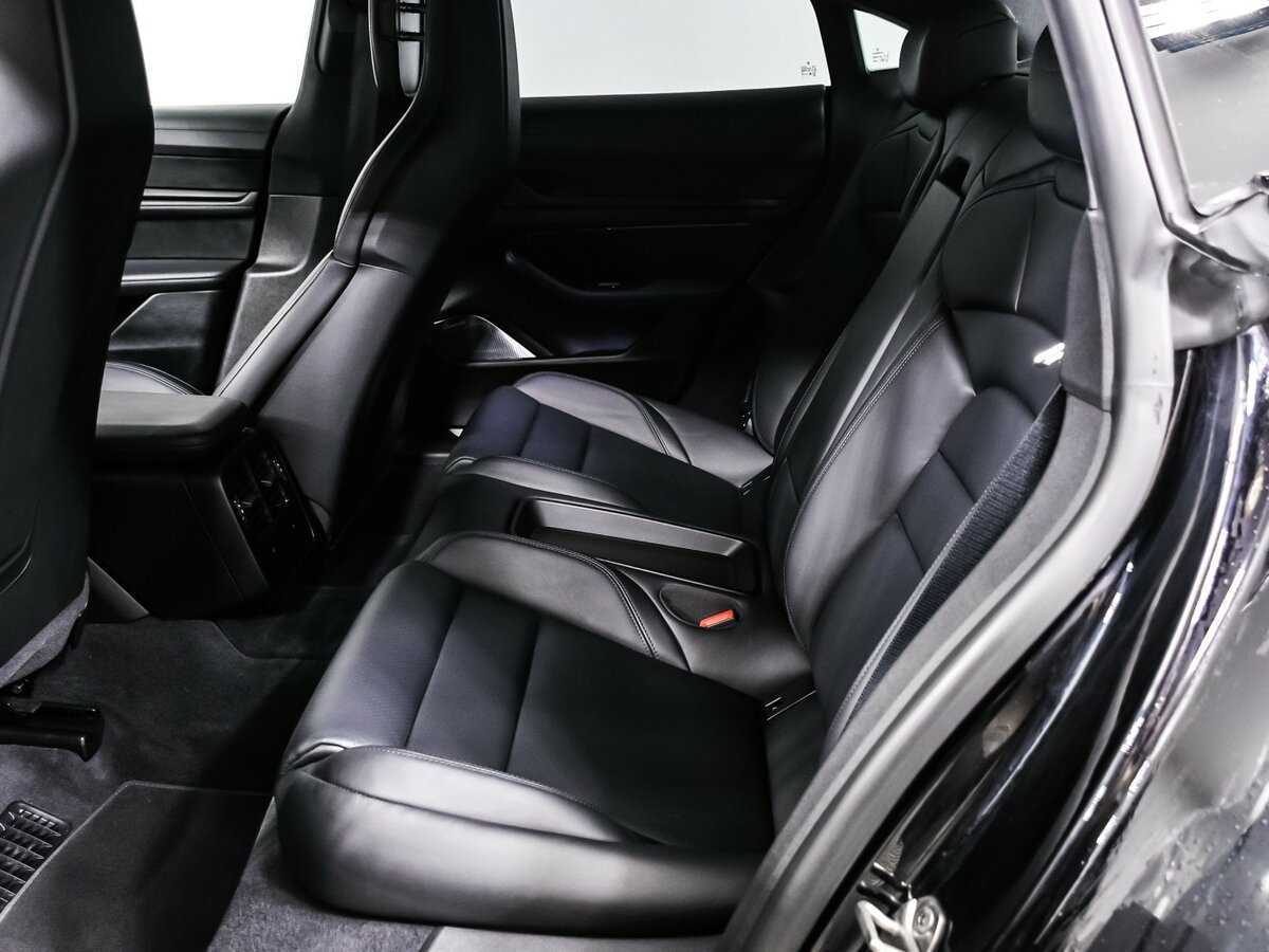 Купить Porsche Taycan с пробегом. Фото: #13