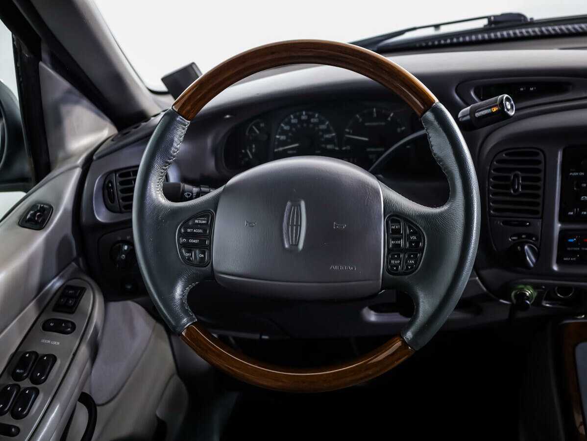 Купить Lincoln Navigator с пробегом. Фото: #9