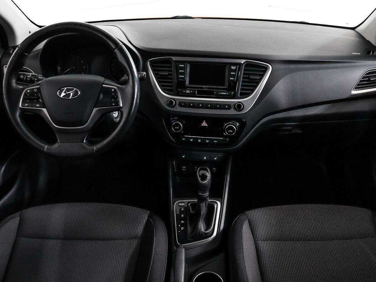 Купить Hyundai Solaris с пробегом. Фото: #9