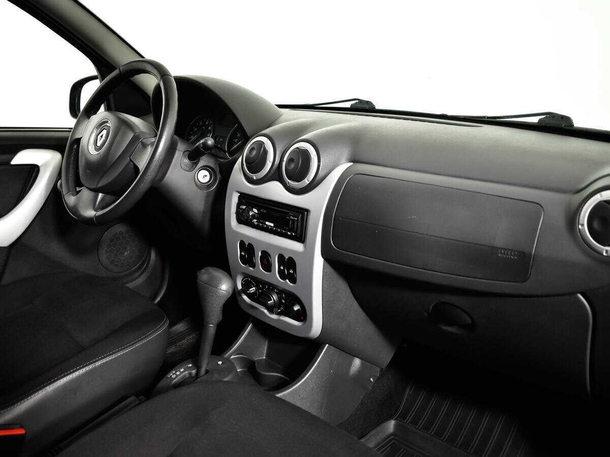 Купить Renault Sandero с пробегом. Фото: #8