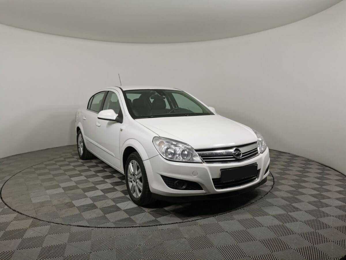 Купить Opel Astra с пробегом. Фото: #2