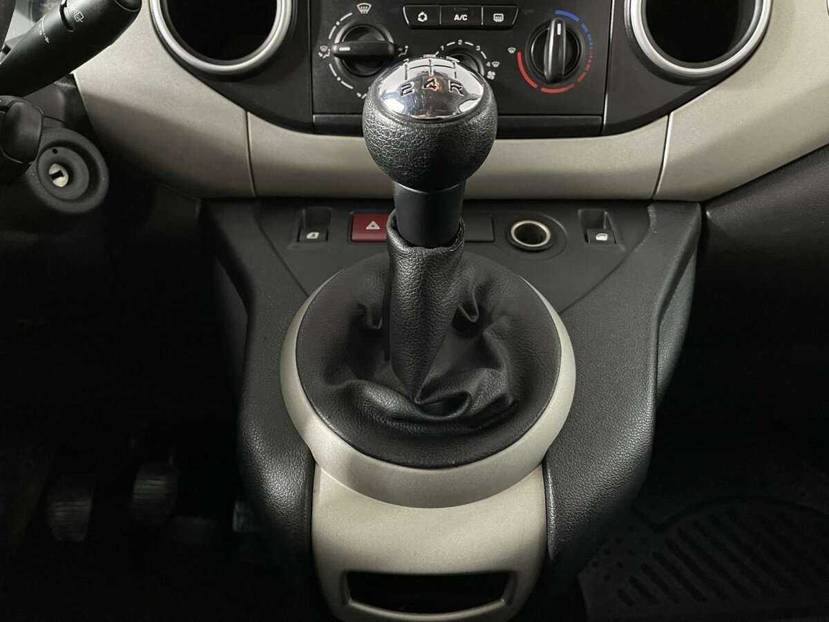 Купить Peugeot Partner с пробегом. Фото: #12