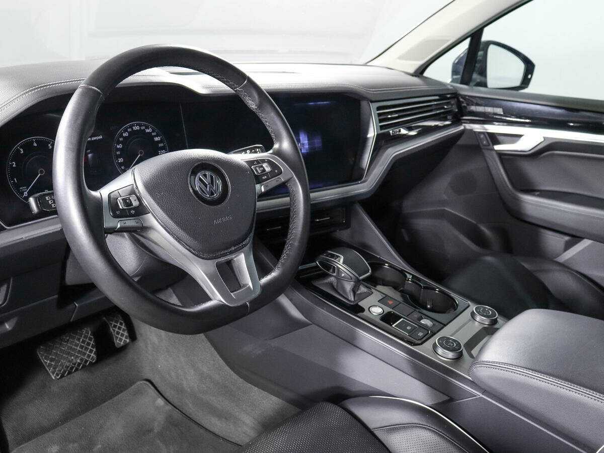 Купить Volkswagen Touareg с пробегом. Фото: #11