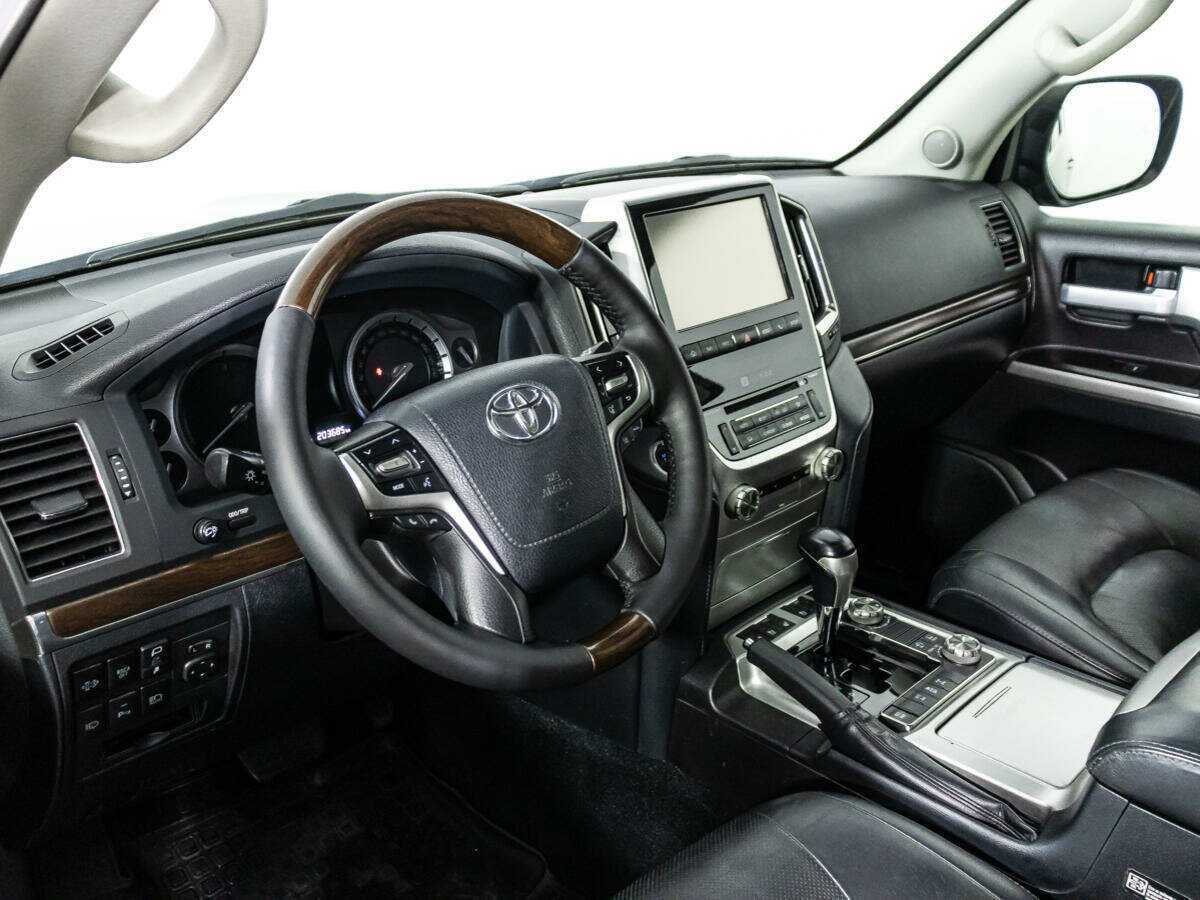 Купить Toyota Land Cruiser с пробегом. Фото: #10