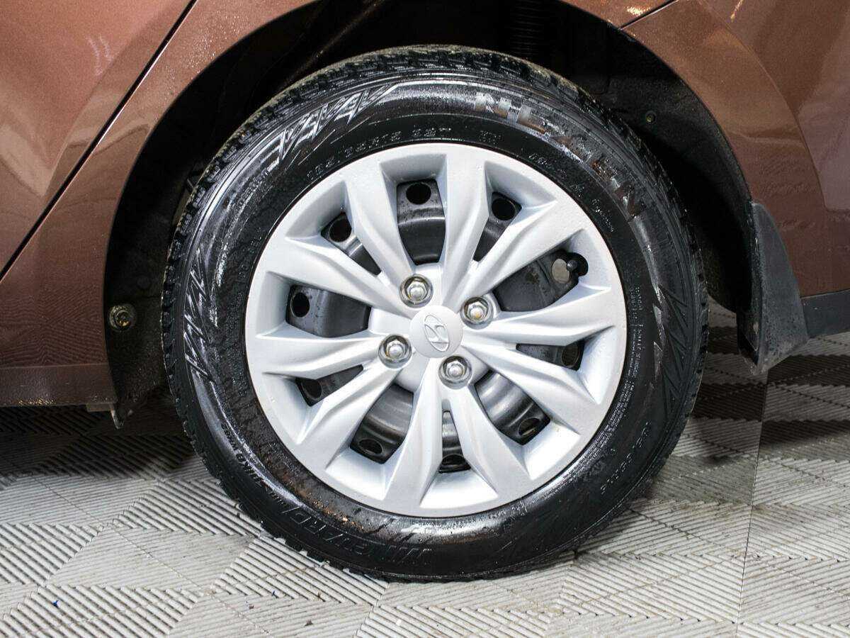 Купить Hyundai Solaris с пробегом. Фото: #14