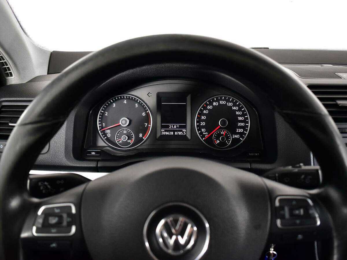 Купить Volkswagen Jetta с пробегом. Фото: #10