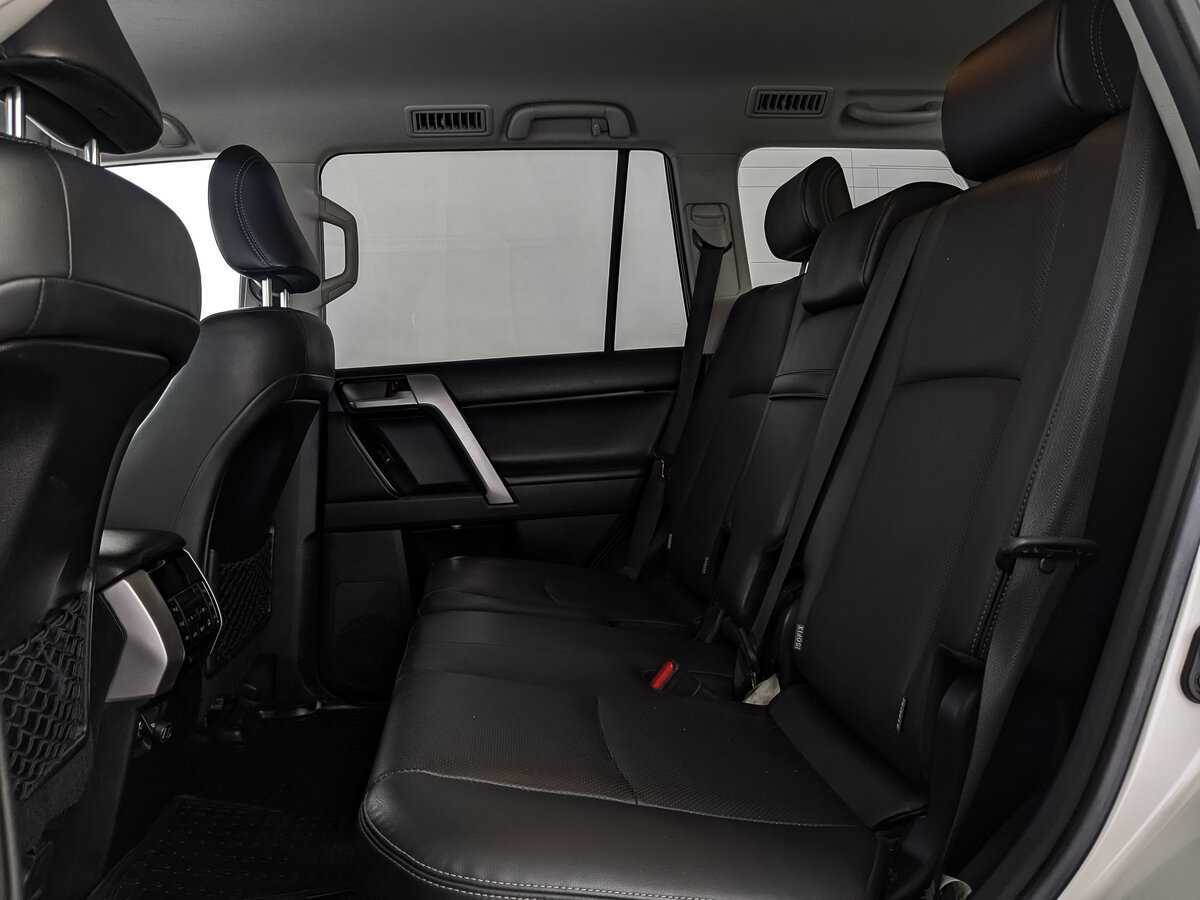 Купить Toyota Land Cruiser Prado с пробегом. Фото: #17