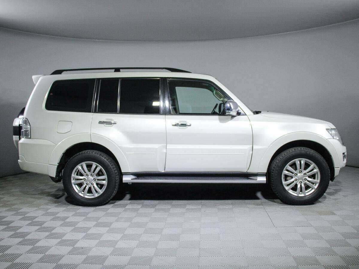 Купить Mitsubishi Pajero с пробегом. Фото: #3