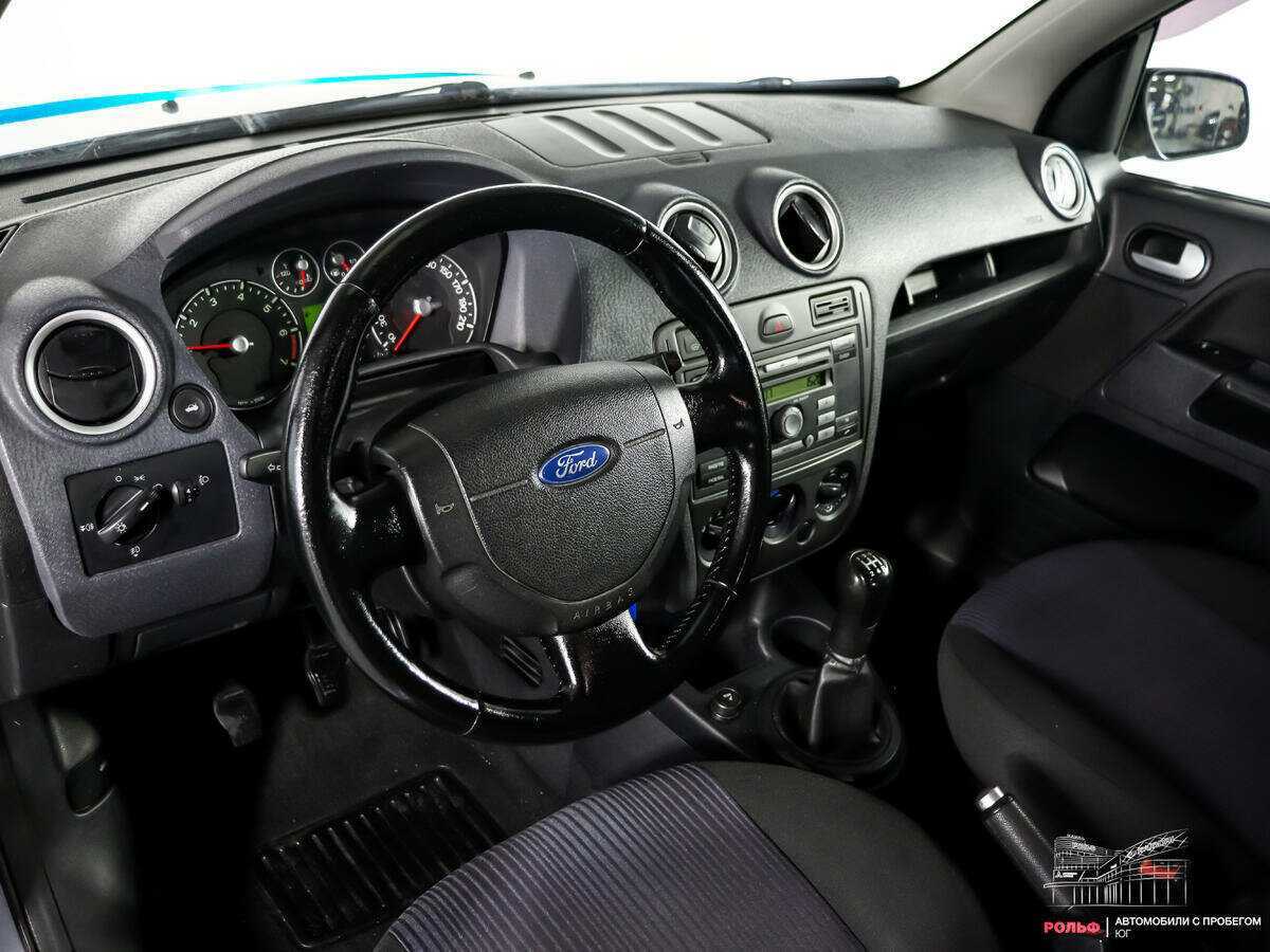 Купить Ford Fusion с пробегом. Фото: #11