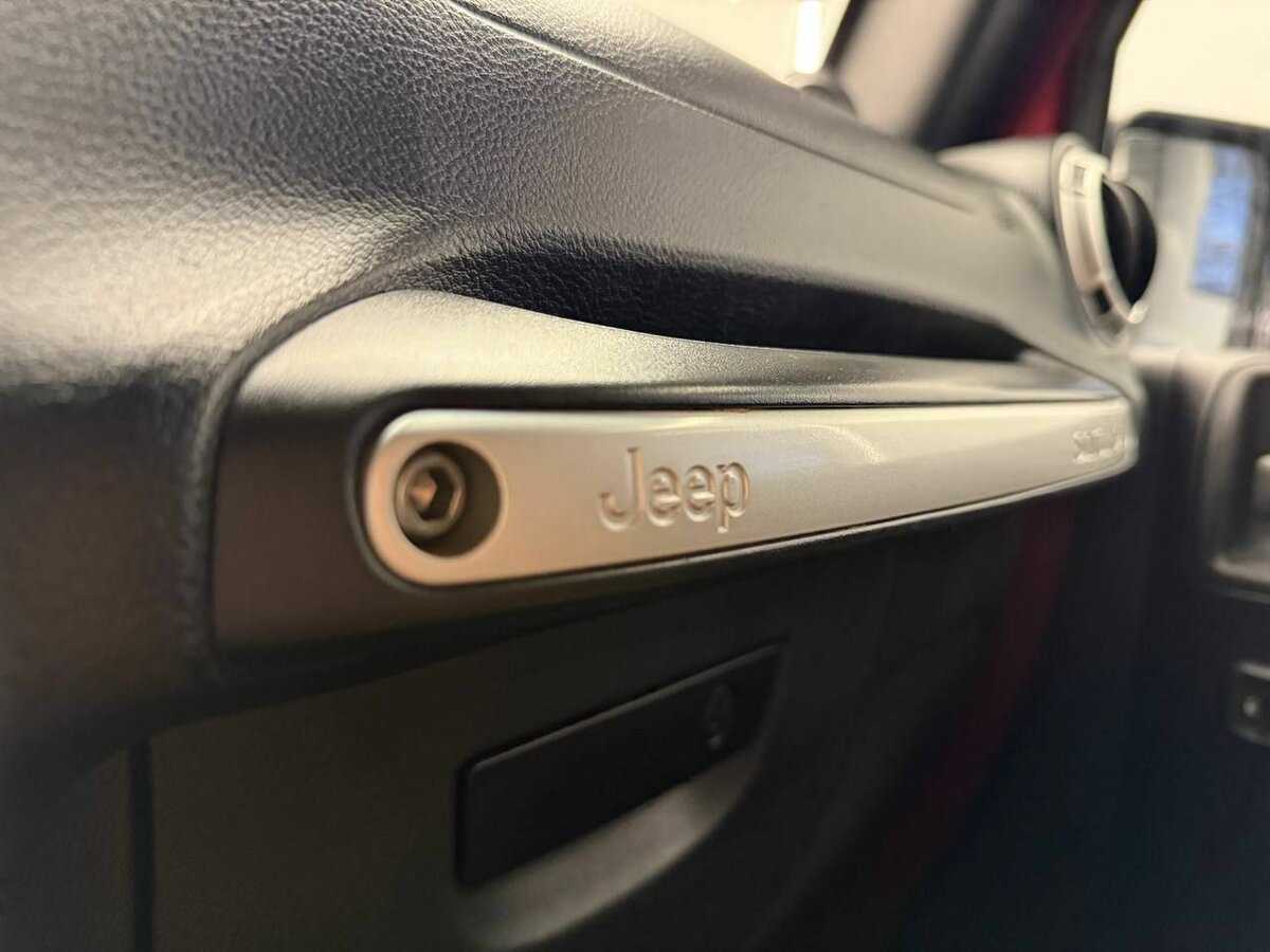 Купить Jeep Wrangler с пробегом. Фото: #13