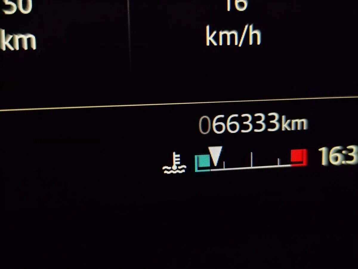 Купить Land Rover Defender с пробегом. Фото: #4