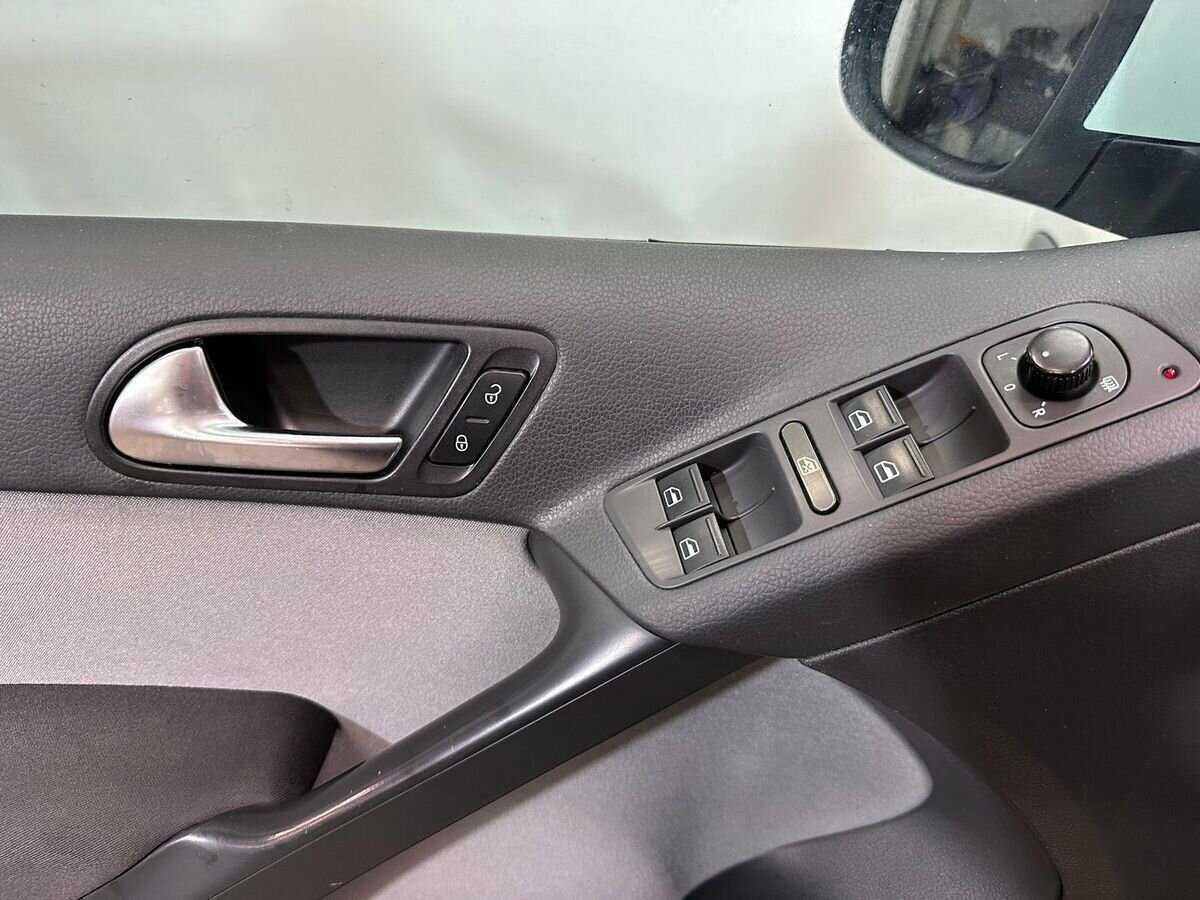 Купить Volkswagen Tiguan с пробегом. Фото: #13
