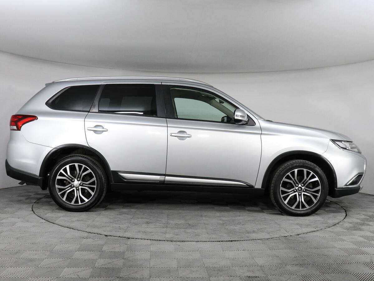 Купить Mitsubishi Outlander с пробегом. Фото: #3