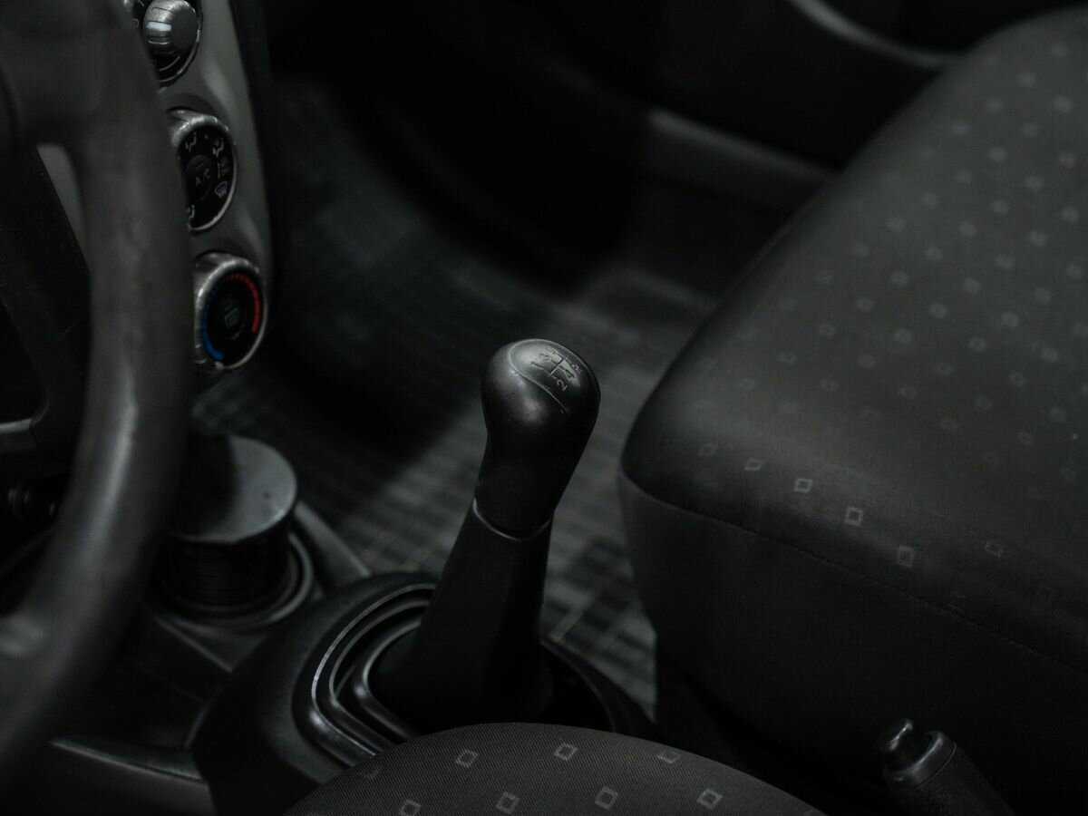 Купить Toyota Yaris с пробегом. Фото: #15