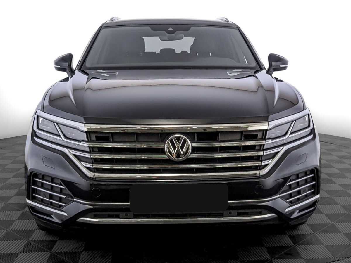 Купить Volkswagen Touareg с пробегом. Фото: #1