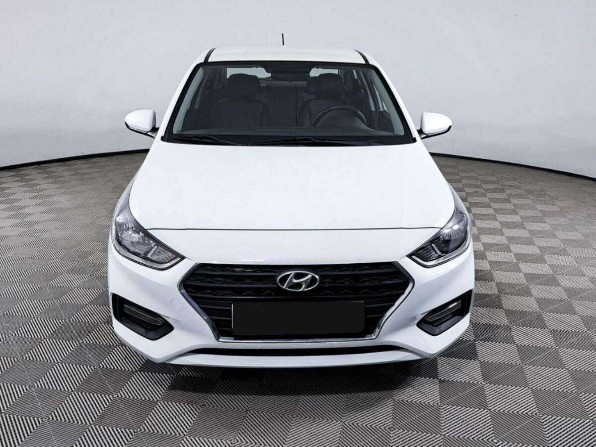 Купить Hyundai Solaris с пробегом. Фото: #1