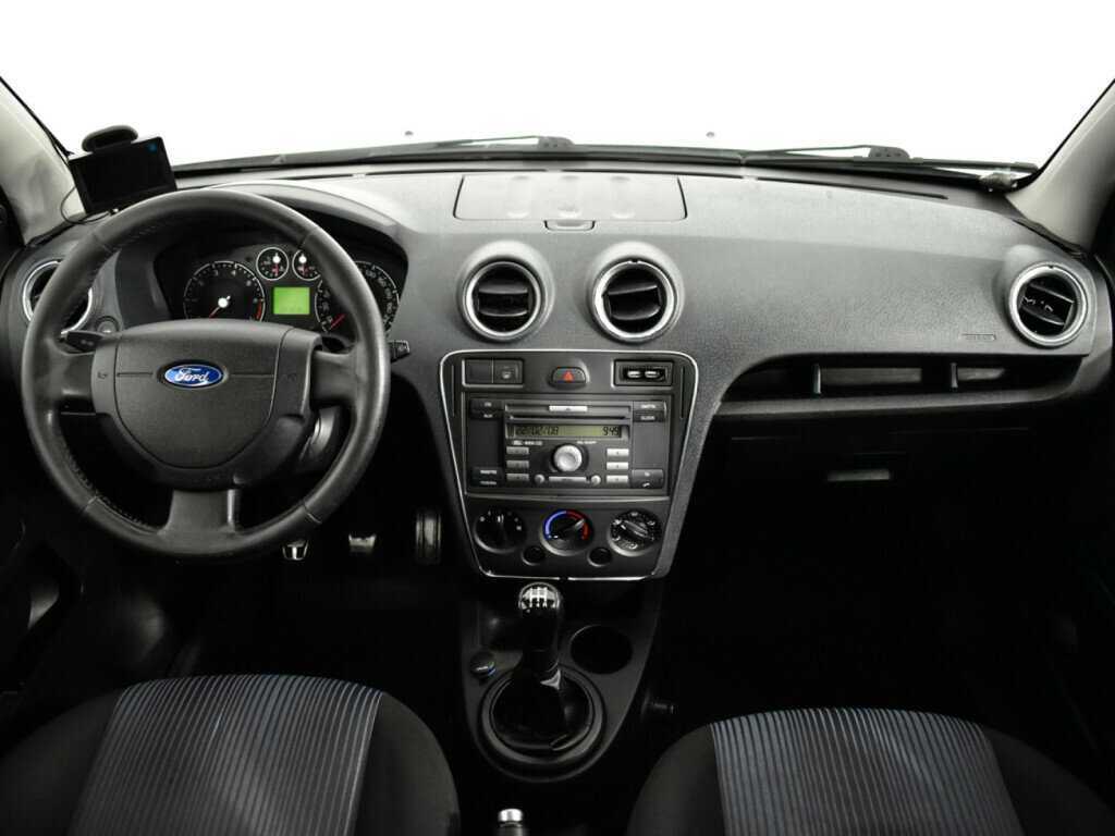 Купить Ford Fusion с пробегом. Фото: #9