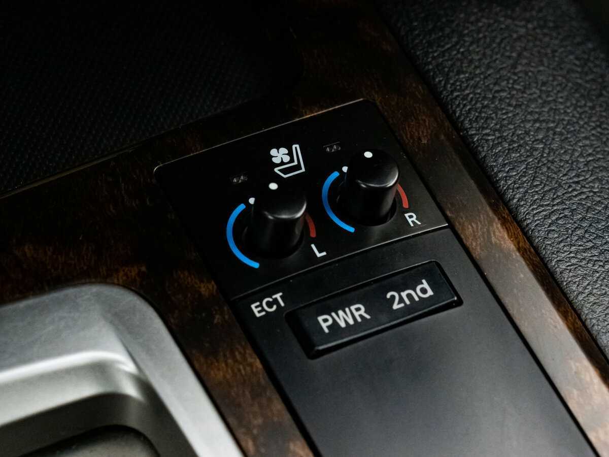 Купить Toyota Land Cruiser с пробегом. Фото: #20