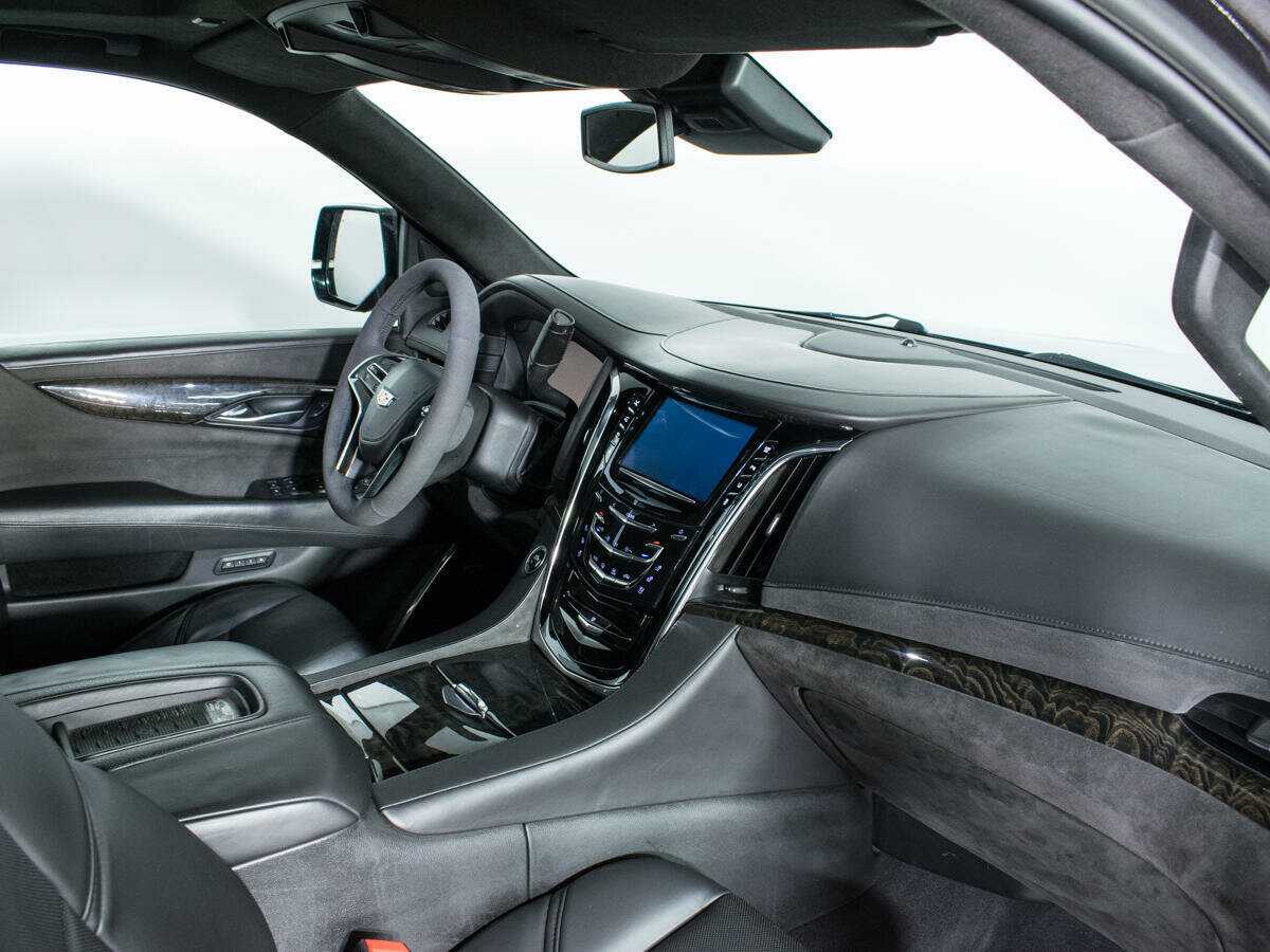Купить Cadillac Escalade с пробегом. Фото: #8