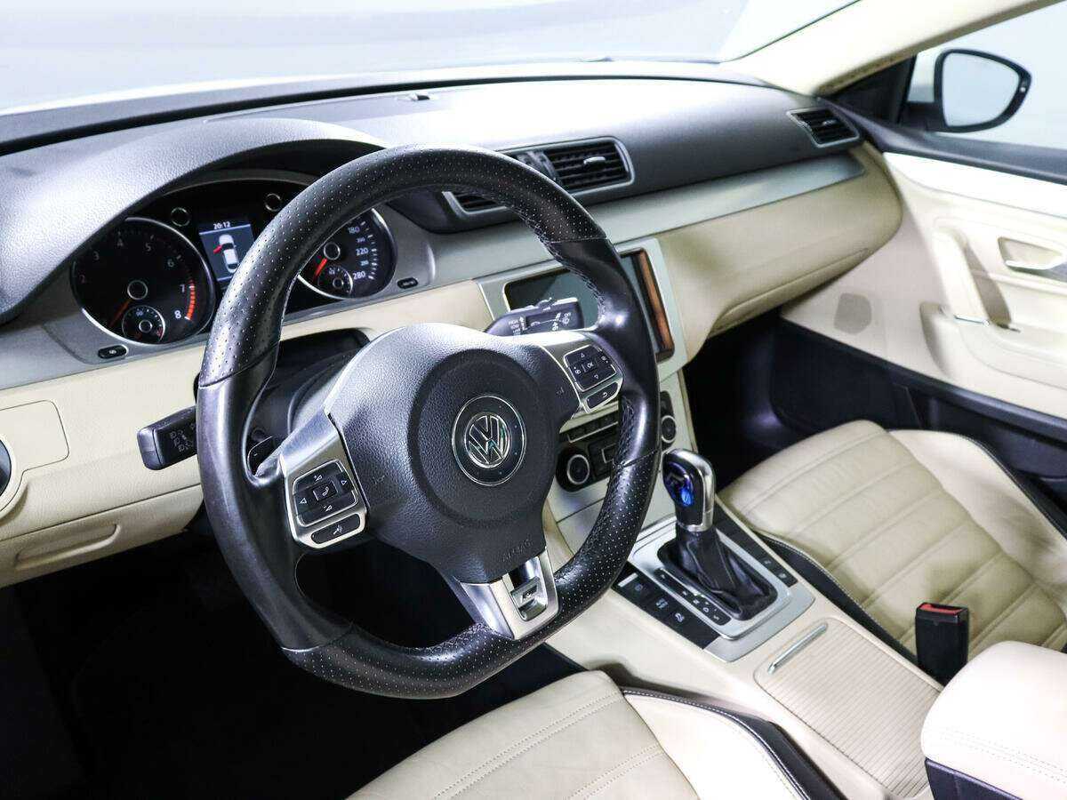 Купить Volkswagen Passat CC с пробегом. Фото: #11
