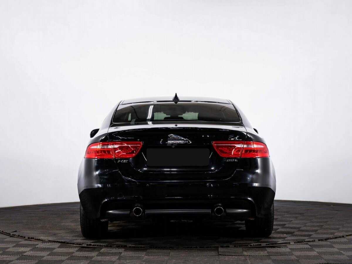 Купить Jaguar XE с пробегом. Фото: #4