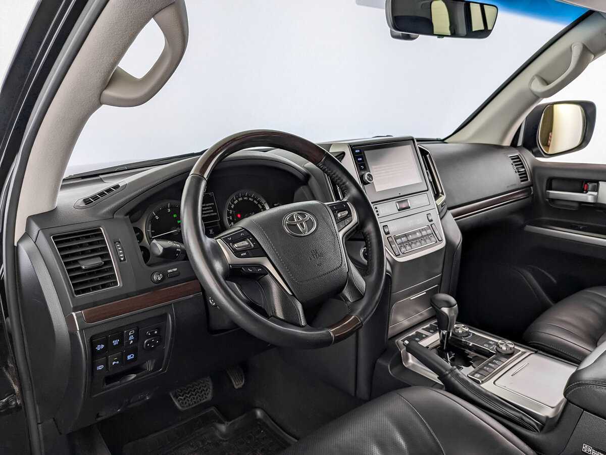 Купить Toyota Land Cruiser с пробегом. Фото: #15