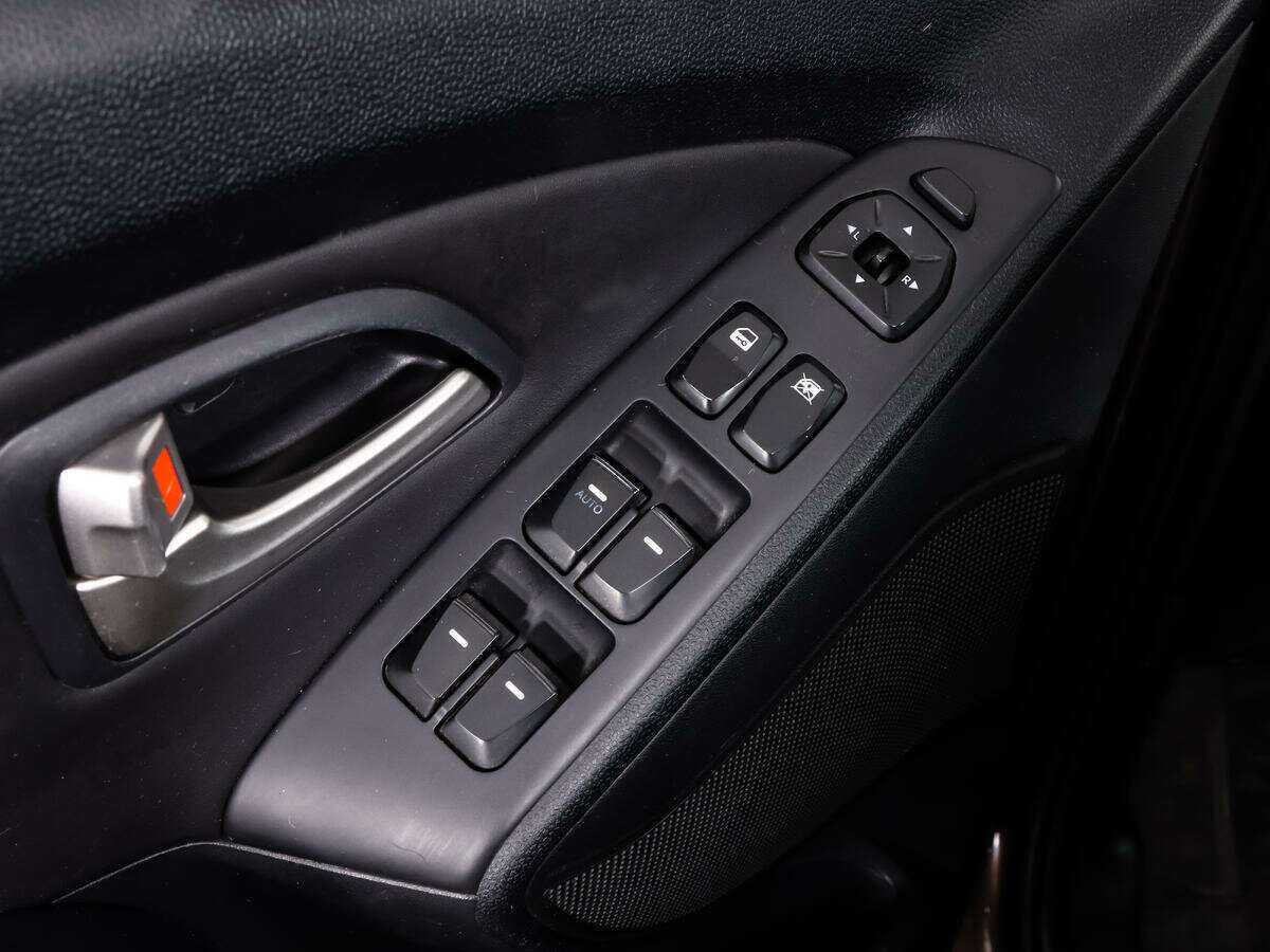 Купить Hyundai ix35 с пробегом. Фото: #10