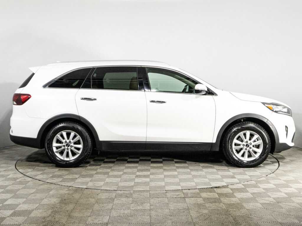 Купить Kia Sorento с пробегом. Фото: #3