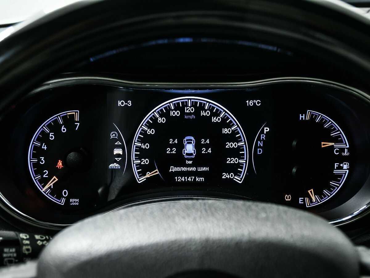 Купить Jeep Grand Cherokee с пробегом. Фото: #9