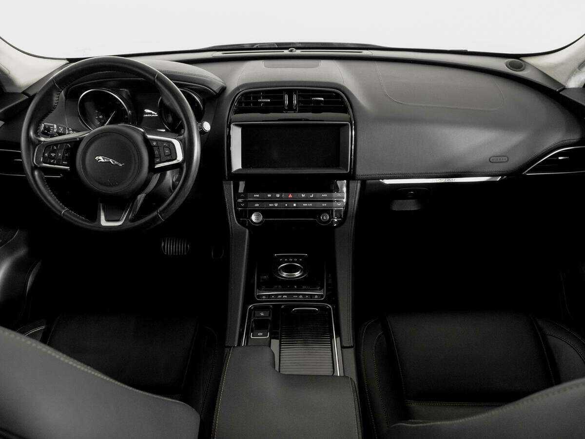 Купить Jaguar F-Pace с пробегом. Фото: #11