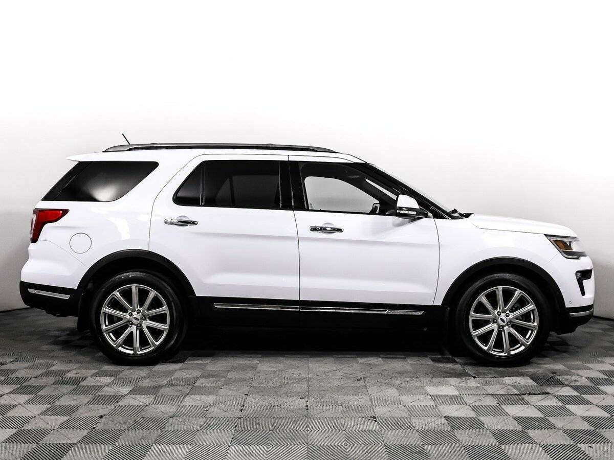 Купить Ford Explorer с пробегом. Фото: #3