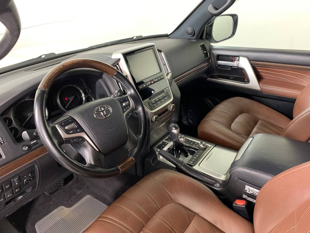 Купить Toyota Land Cruiser с пробегом. Фото: #11