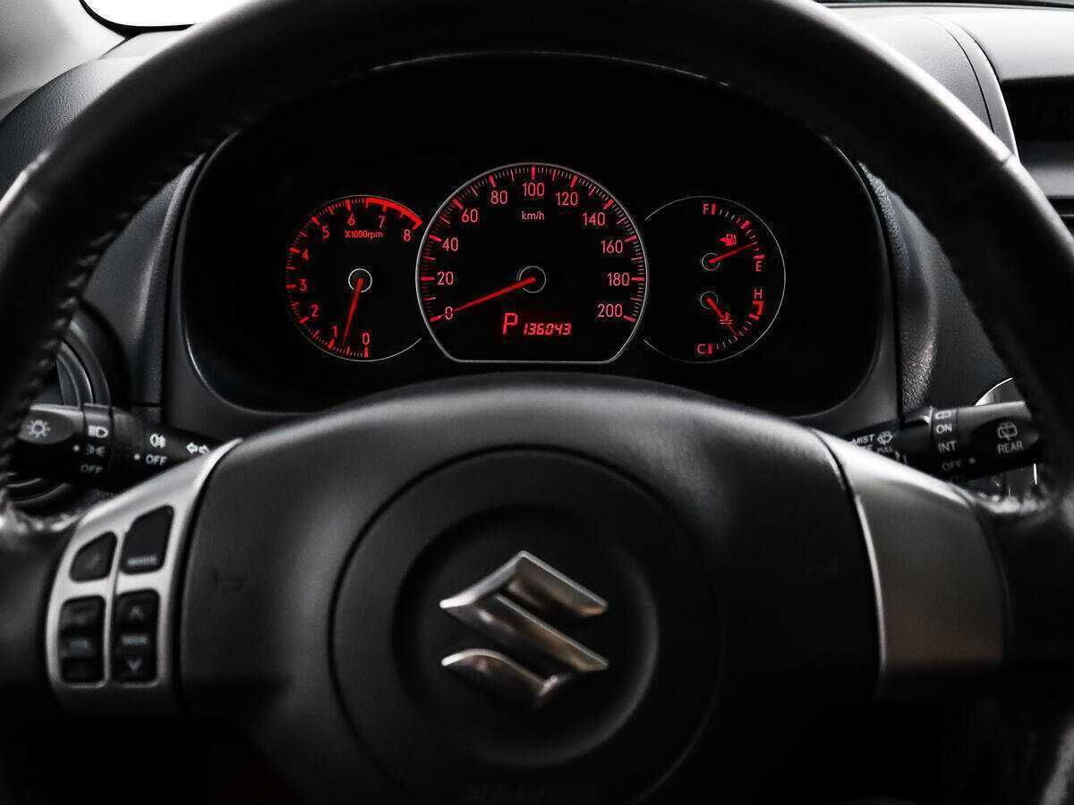 Купить Suzuki SX4 с пробегом. Фото: #14
