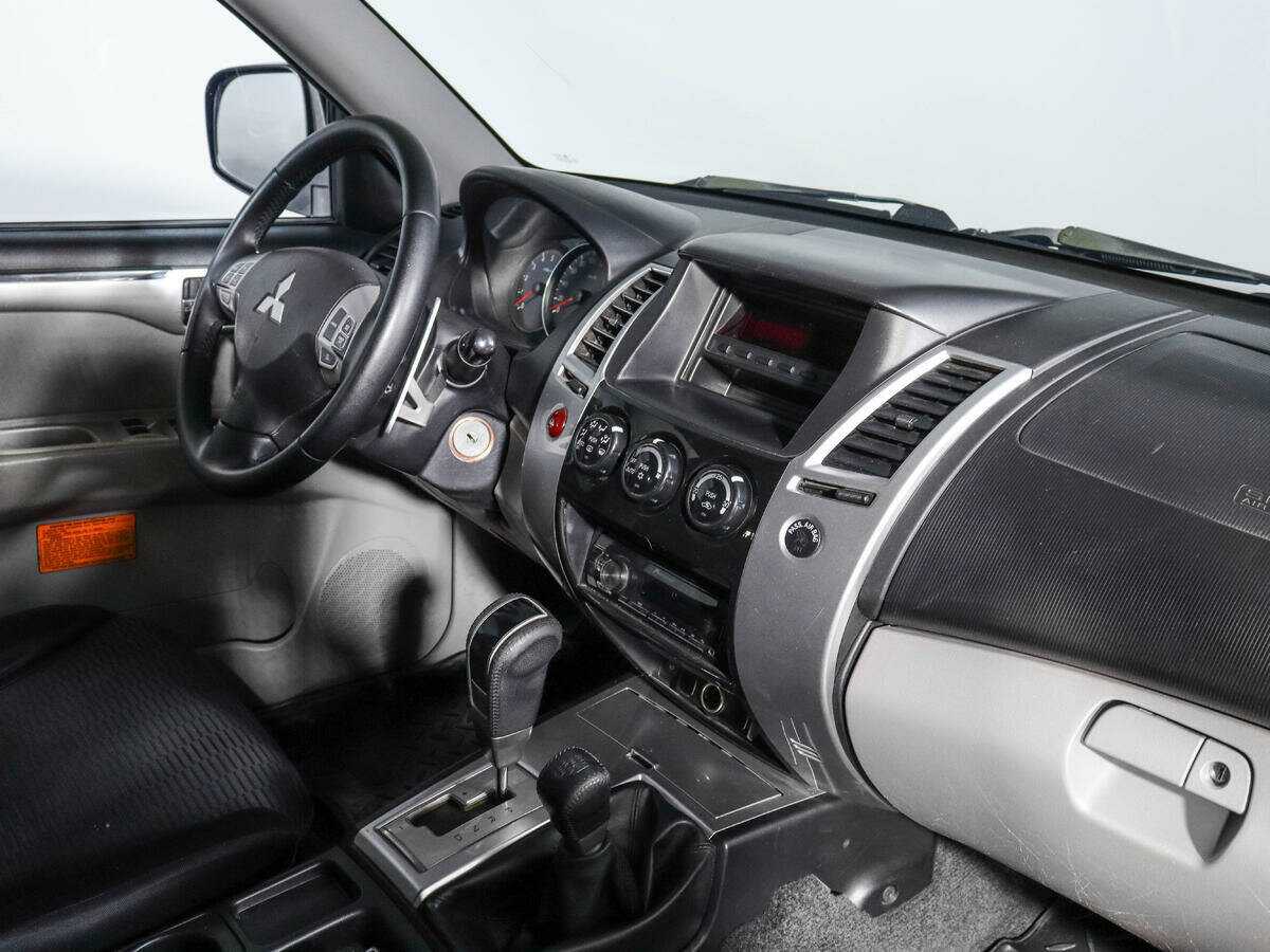 Купить Mitsubishi Pajero Sport с пробегом. Фото: #7