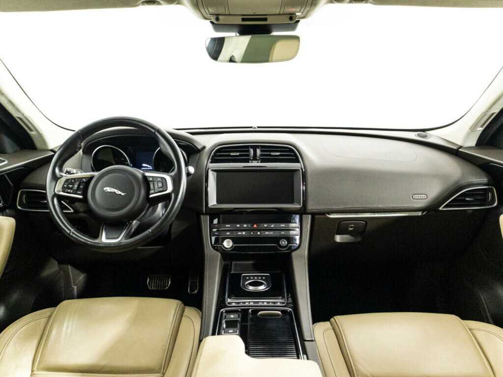 Купить Jaguar F-Pace с пробегом. Фото: #12