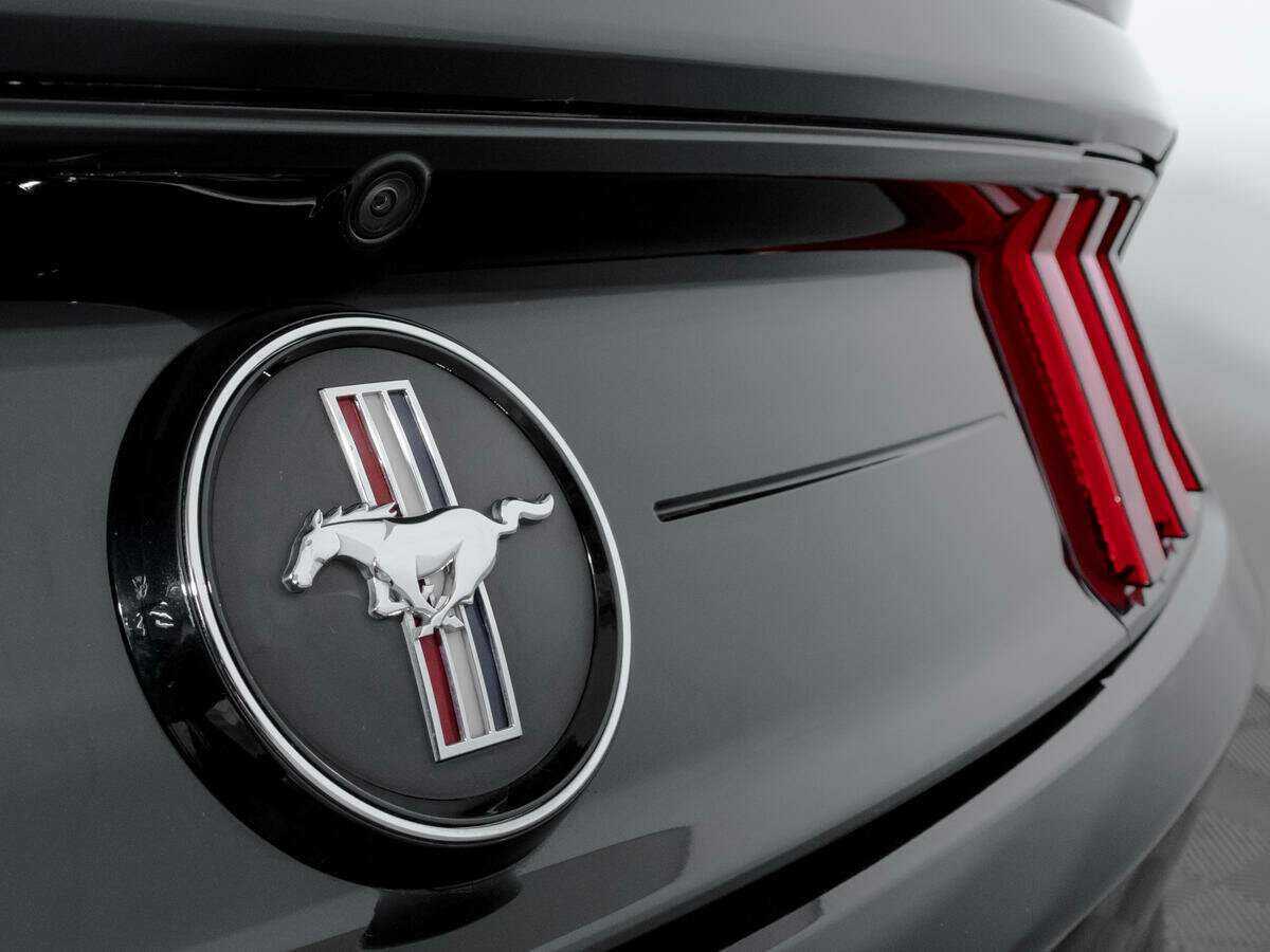 Купить Ford Mustang с пробегом. Фото: #19