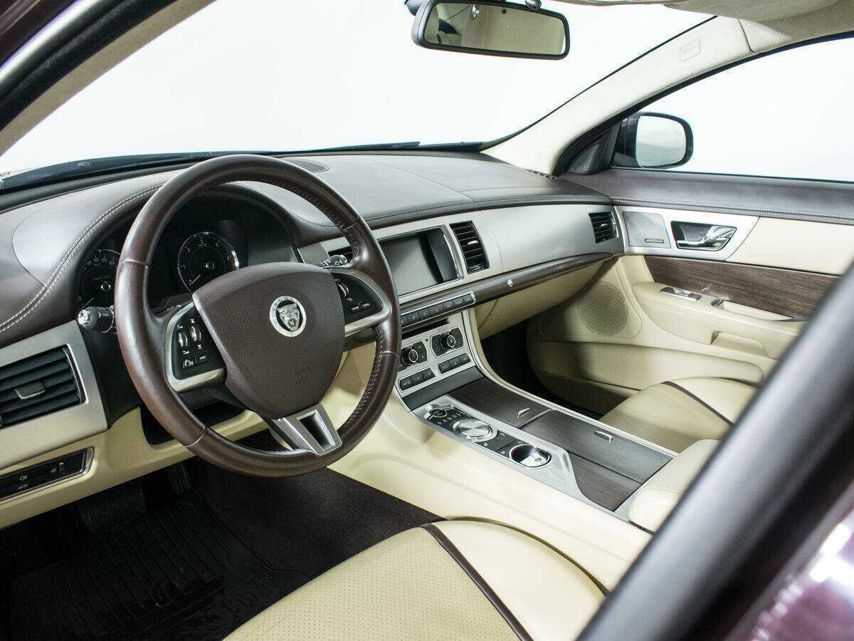 Купить Jaguar XF с пробегом. Фото: #11