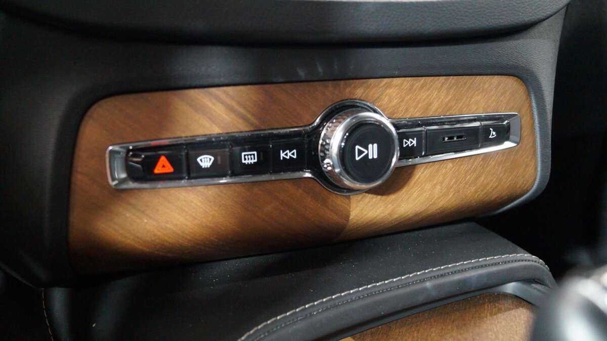 Купить Volvo XC90 с пробегом. Фото: #19