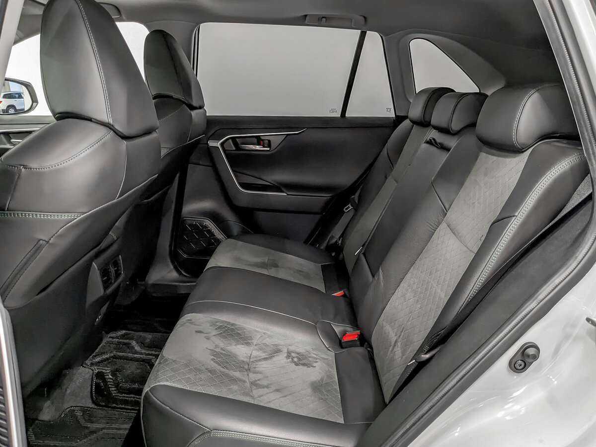 Купить Toyota RAV4 с пробегом. Фото: #8